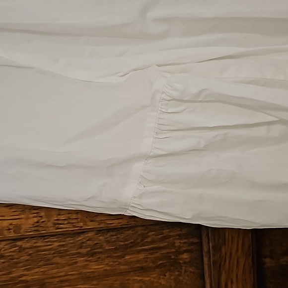 Elegant White Women's Top - Picture 2 of 6